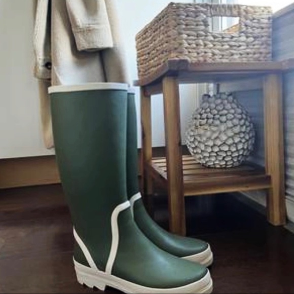 🆕{J. Crew} Tall lug-sole  Rain Boots - Picture 2 of 8